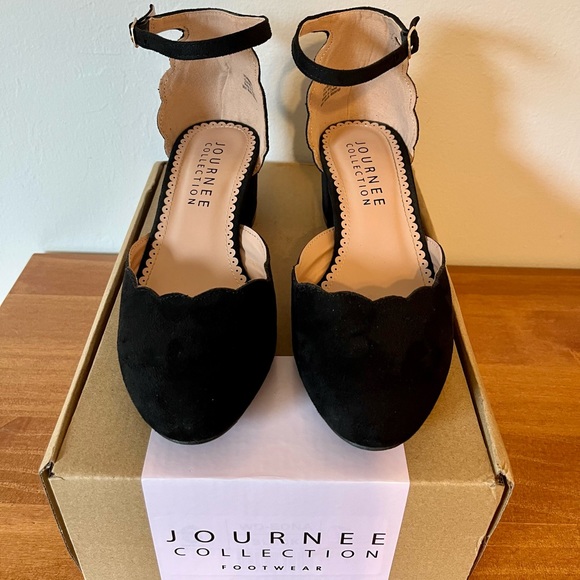 Journee Collection Edna Pump | Black Faux Suede Block Heels | Size 6 Wide - Picture 2 of 7
